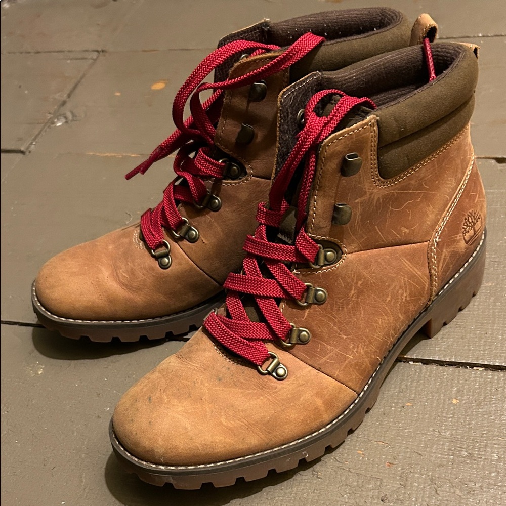 Timberland Brown Leather Combat Boots with Red Laces “Ellendale”